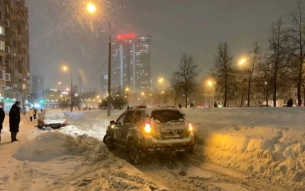 当地大雪路拍情况